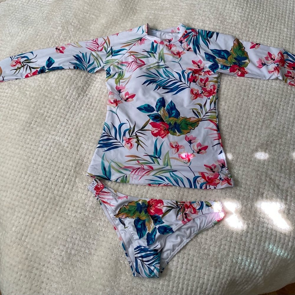 New Floral Long Sleeve Swimsuit